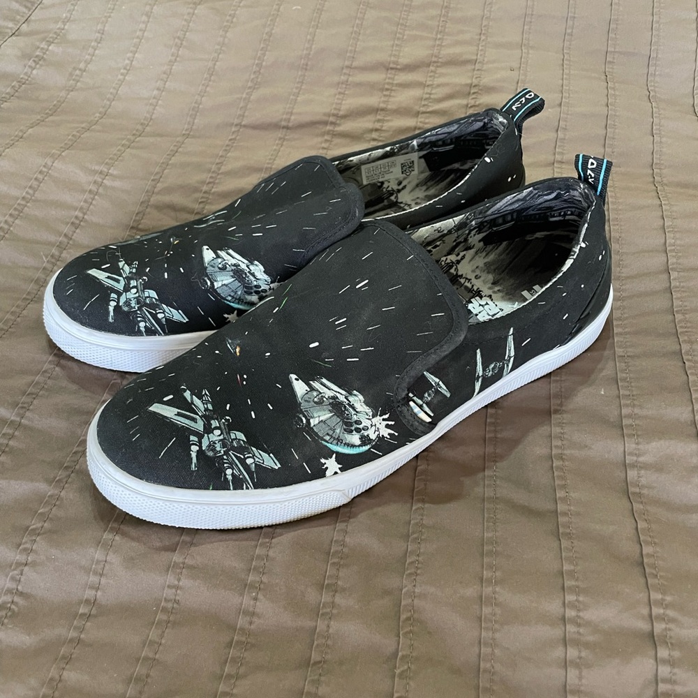 Like new Star Wars TOMS